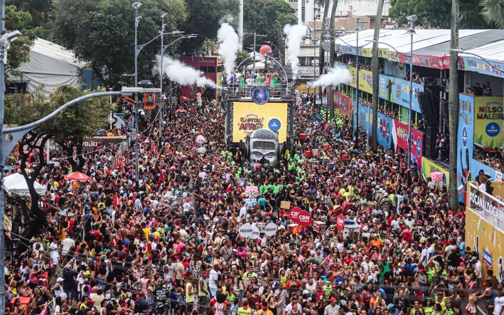 Carnaval de Salvador 2026: chuva e sol marcam dias de folia