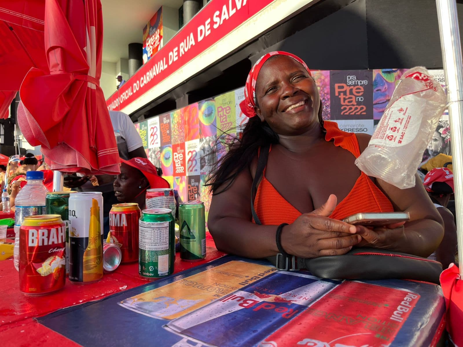Ambulantes do Carnaval de Salvador Transformam Suor em Sonhos