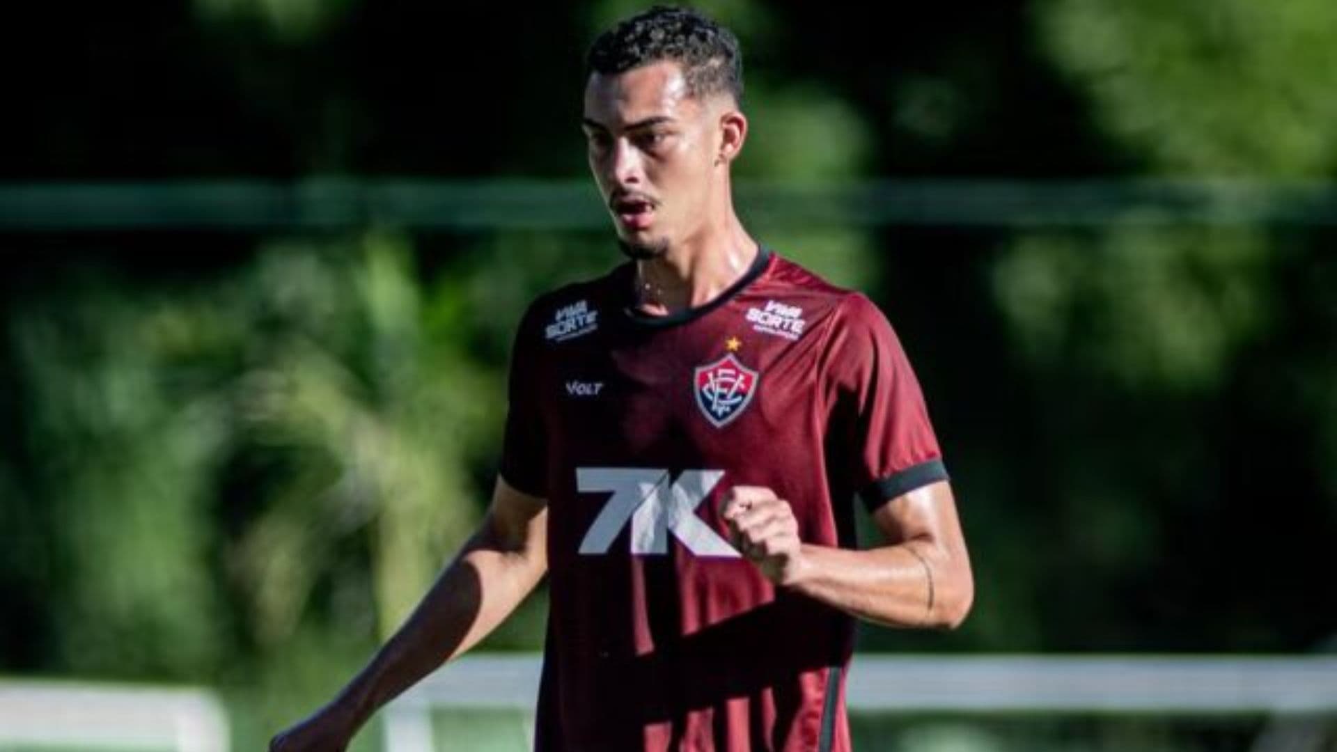 Vitória vende zagueiro Diogo Antônio para time da Hungria