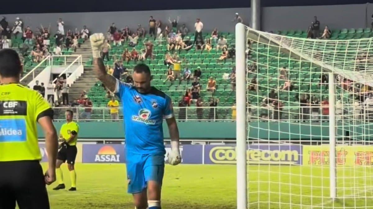 Goleiro Bruno defende pênaltis e marca, mas Vasco-AC é eliminado