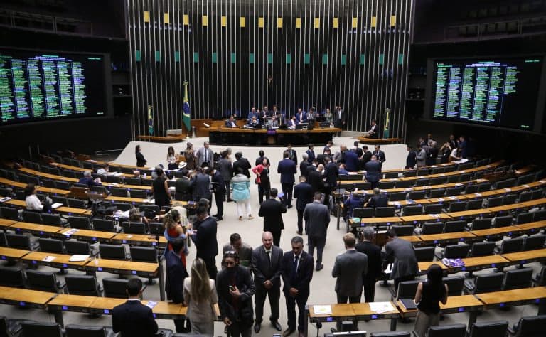 PEC da segurança pública une deputados e avança no combate ao crime