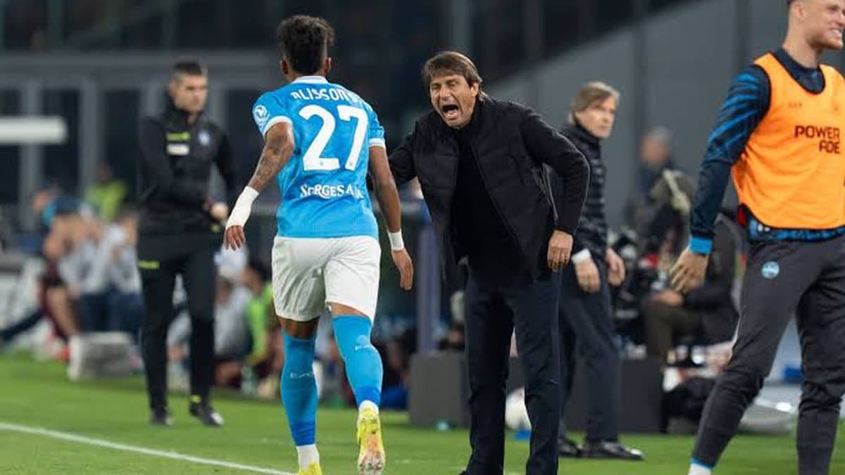 Alisson Santos brilha no Napoli e técnico Conte exalta velocidade de cria do Vitória