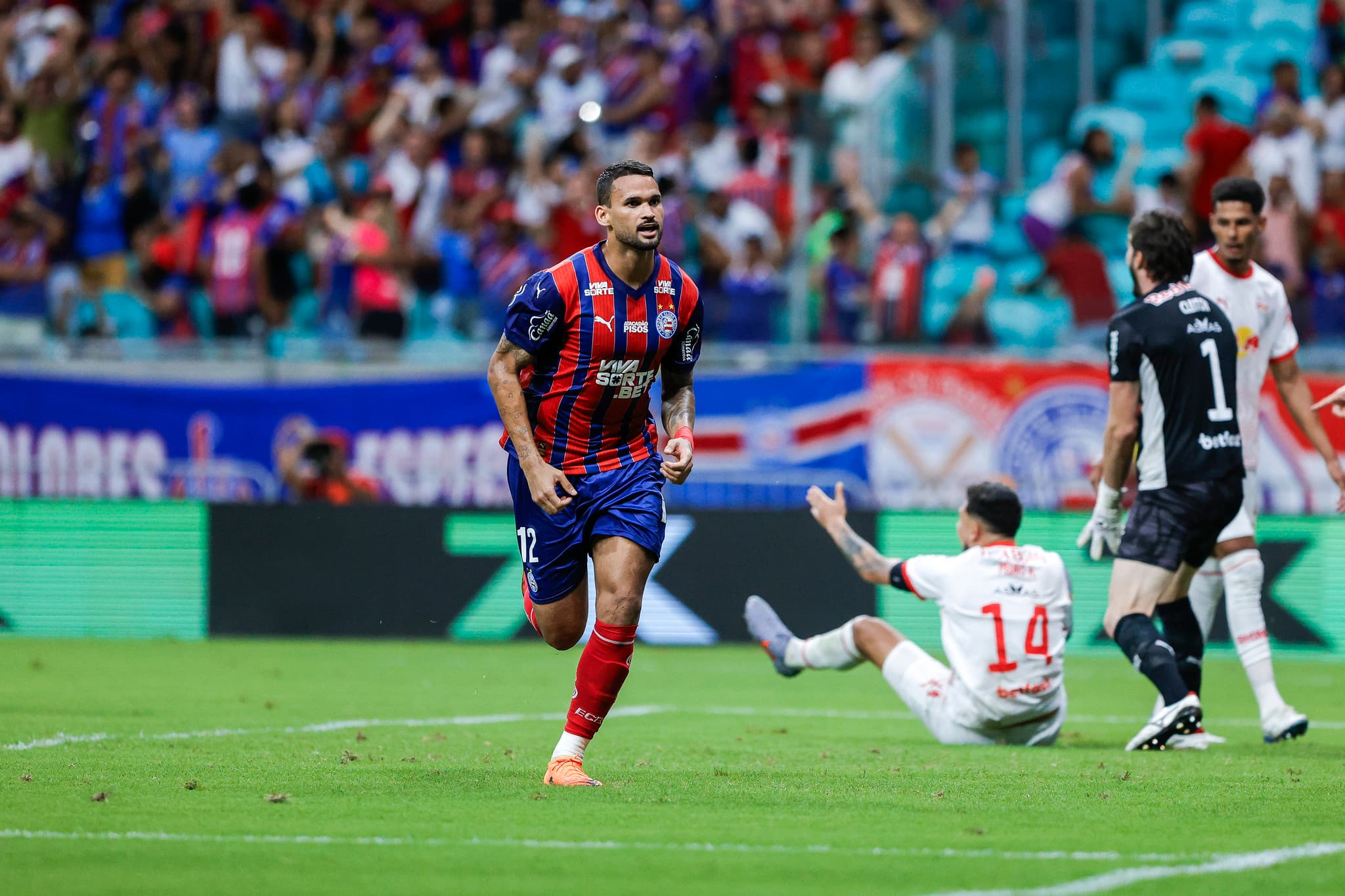 Bahia mantém invencibilidade histórica contra Bragantino como mandante