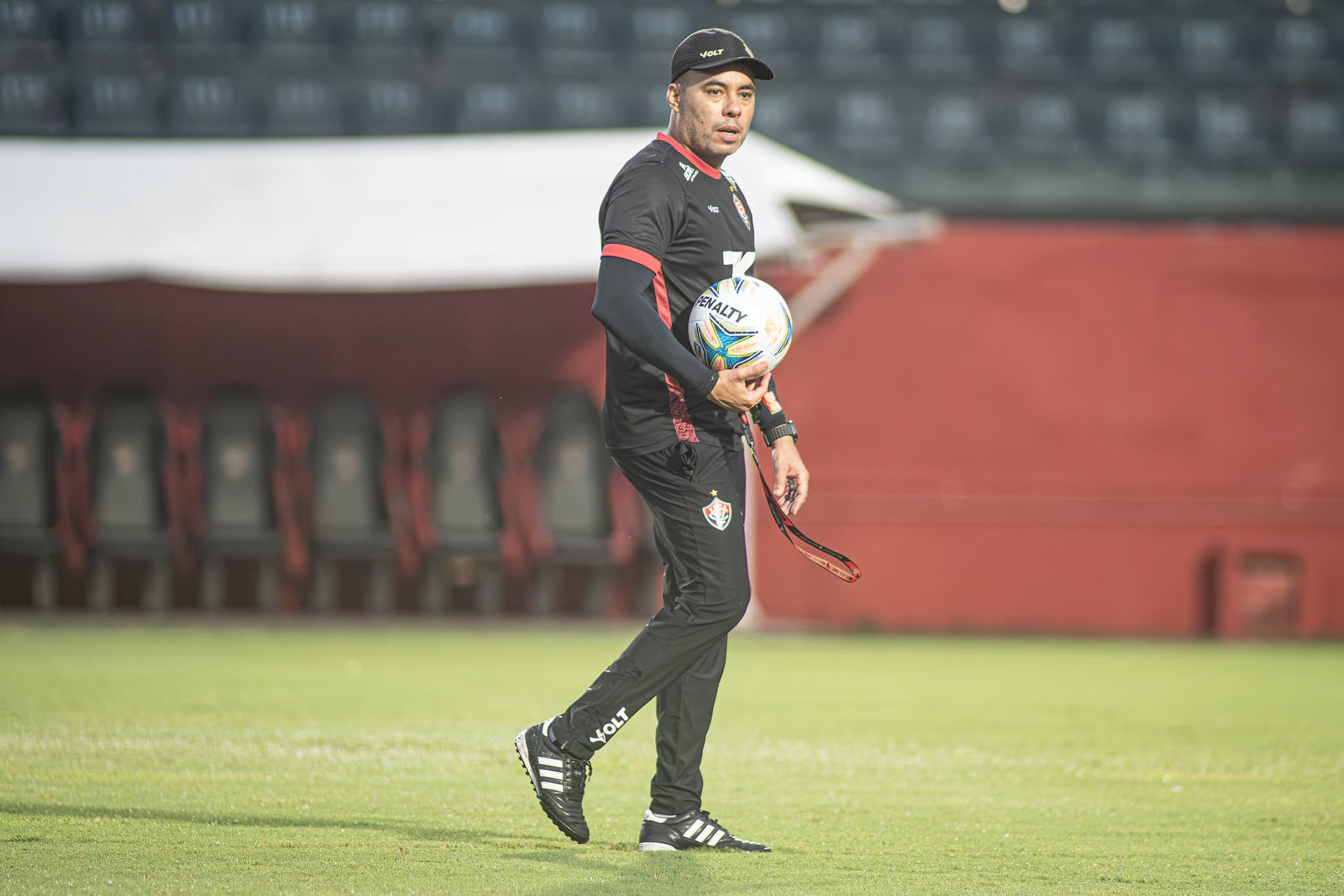 Vitória usa força máxima contra o CRB após derrota na Copa do Nordeste