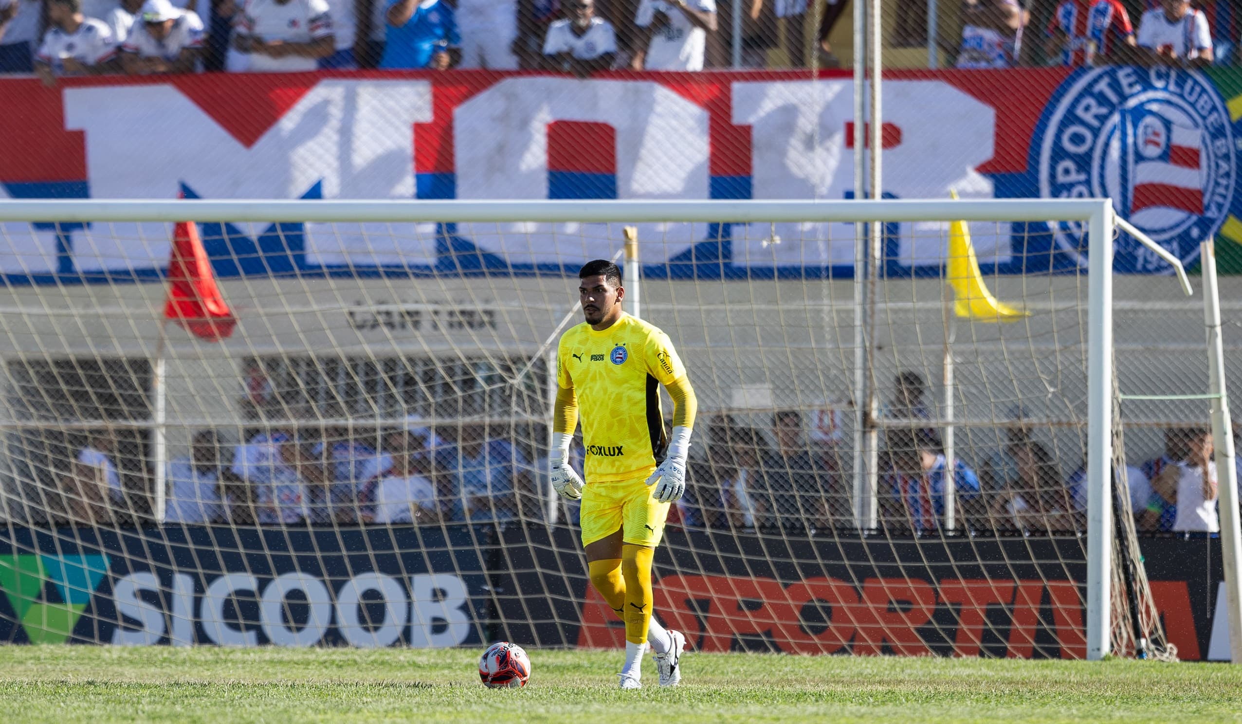 Bahia define futuro de João Paulo e negocia permanência do goleiro