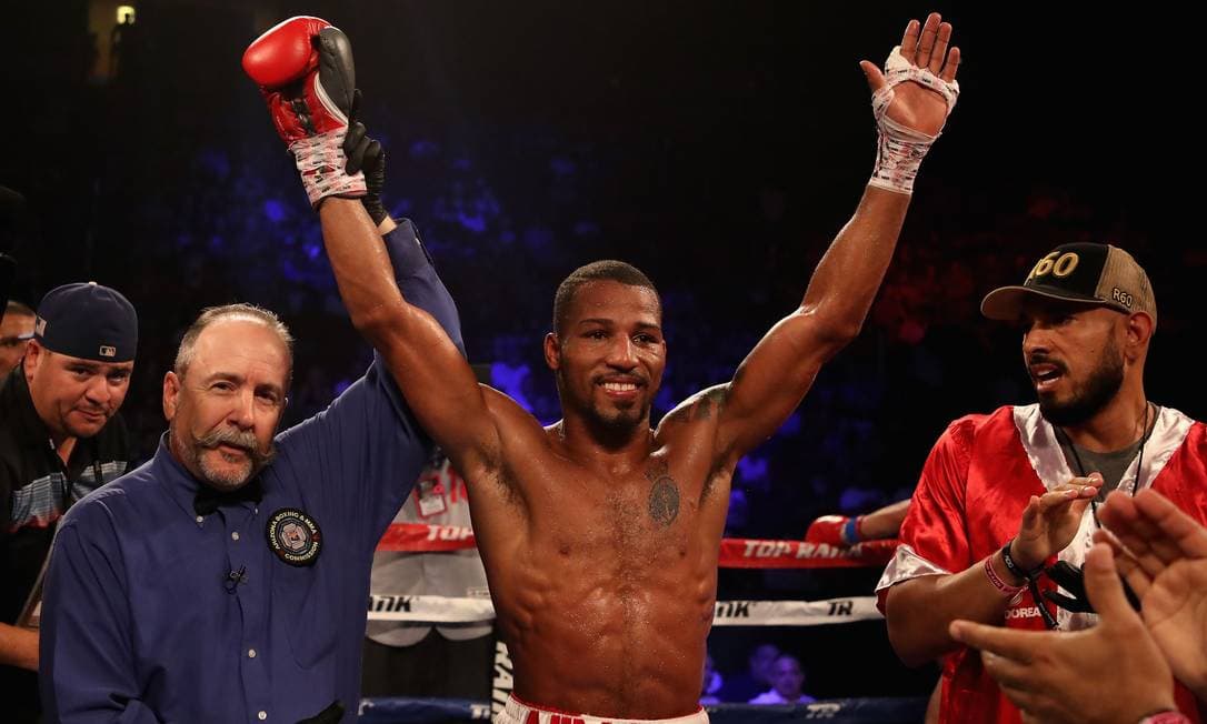 Robson Conceição vence venezuelano Helber Rojas em Brasília