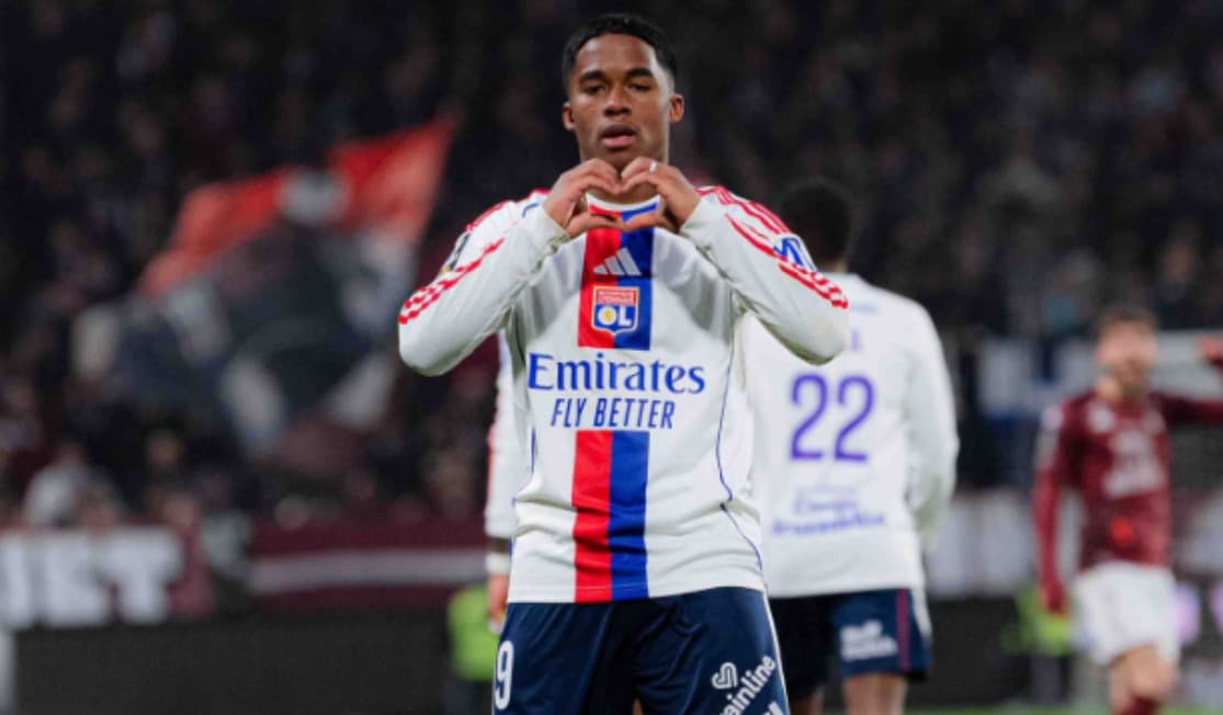 Técnico do Lyon cobra Endrick por baixo rendimento e falta de ritmo de jogo