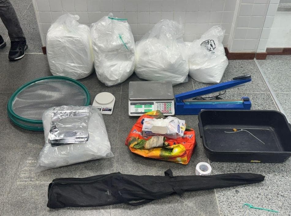 Mulher é presa com 70 kg de cocaína em operação da PM em Feira de Santana