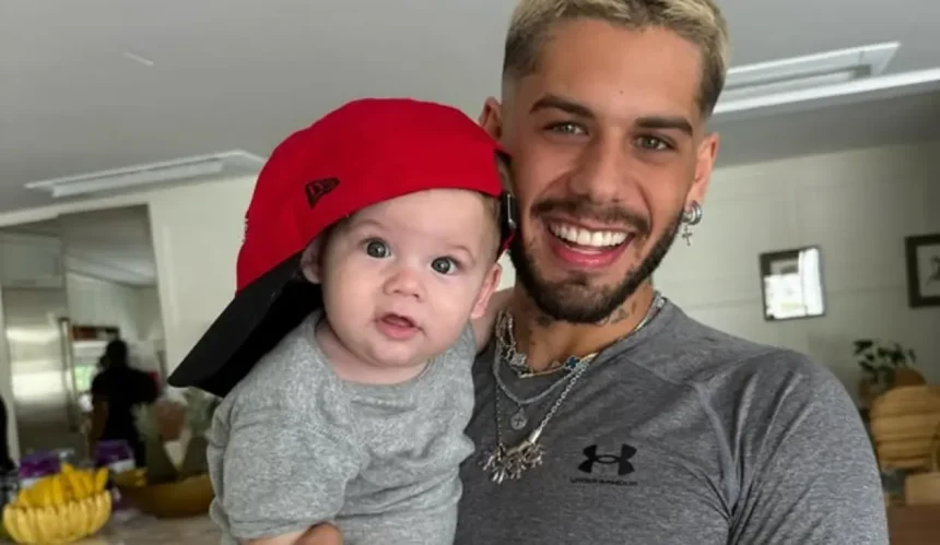 Zé Felipe compartilhou um vídeo dirigindo com o filho José Leonardo no colo -